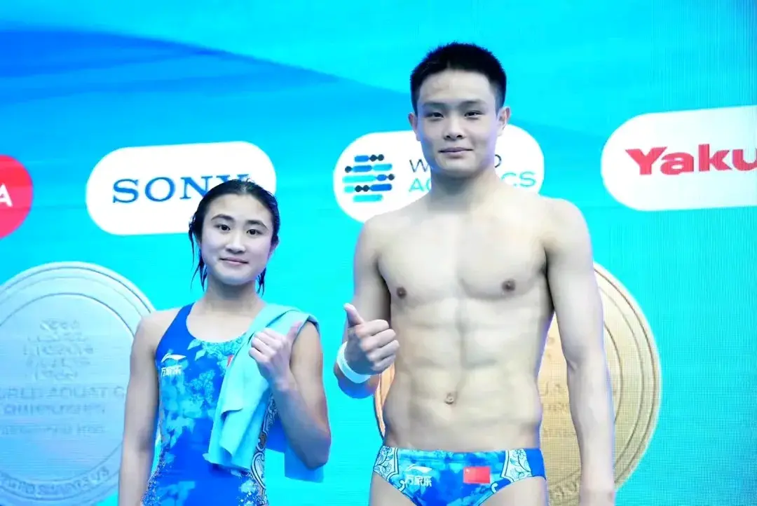 div, 中国, 更以