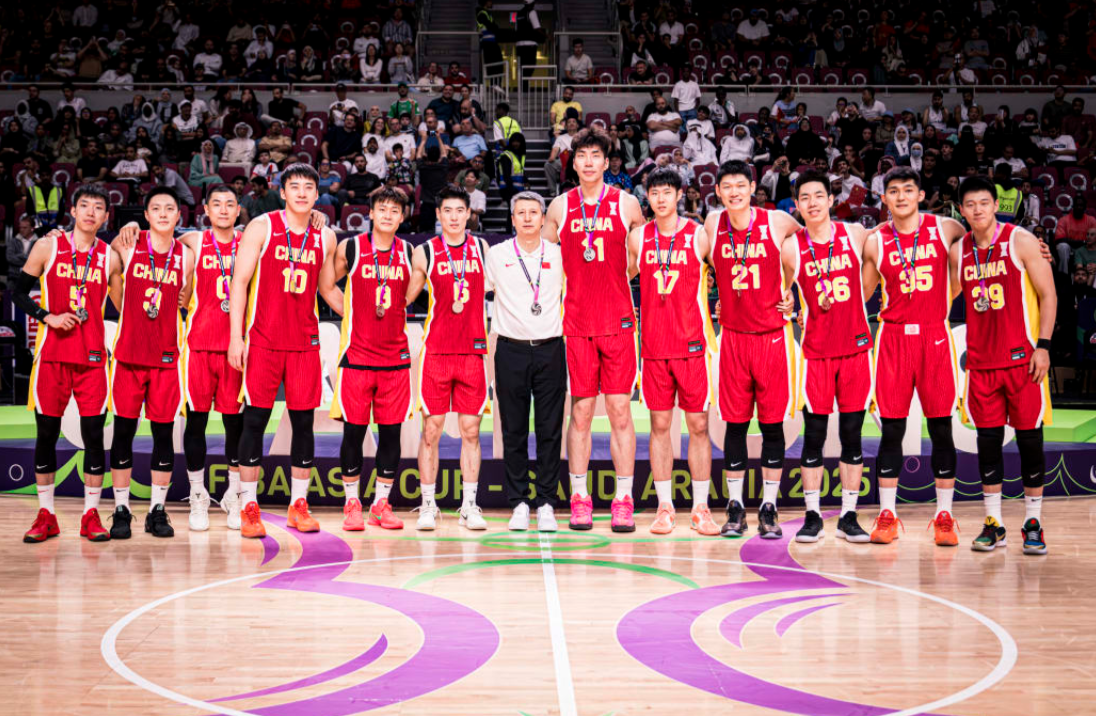 年中国男篮, 口机场, ue